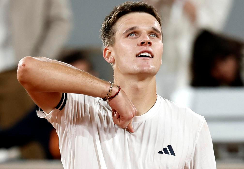 Jakub Menšík slaví vítězství ve čtvrtfinále French Open 2026