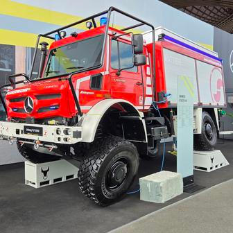 Stálicí, která šla vidět napříč jednotlivými stánky, je Unimog.