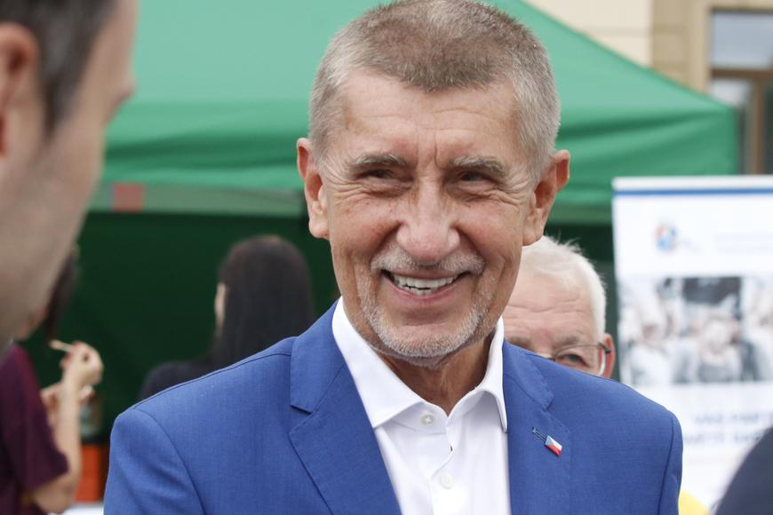 Babiš si opět rýpnul do Okamury. Sliboval hory doly, teď se musí se snažit