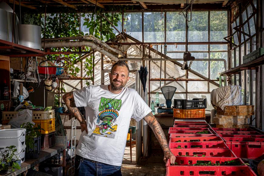 „Pálivé moc nemusím,“ směje se král chilli. Jeho impérium začalo ve skleníku s bazalkou