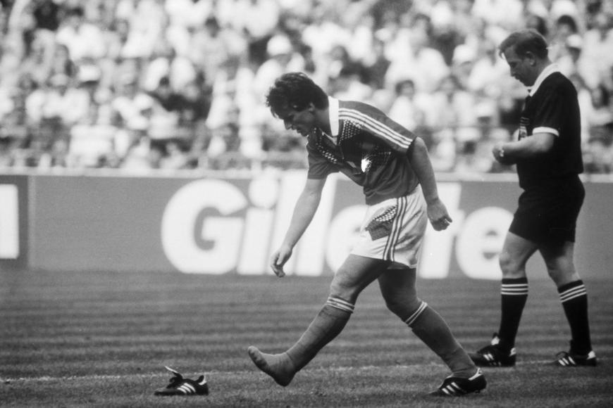 Jak naplnit zkumavku? Českého obránce šokoval při antidopingové kontrole Pelé