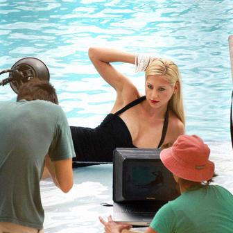 Krásná a kultovní. Sexy tenistka Anna Kurnikovová slaví 45 let.