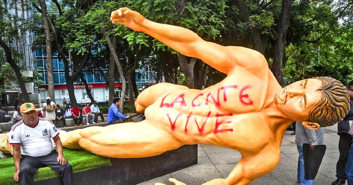 První červená karta pro mistrovství světa. Učitelé poslali fotbalové hvězdy k zemi