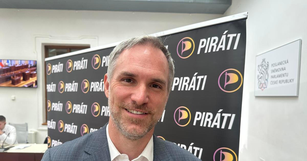 Téměř všichni proti Pirátům. Juchelka, Ševčík, ale také Skopeček, Munzar a Činčila 