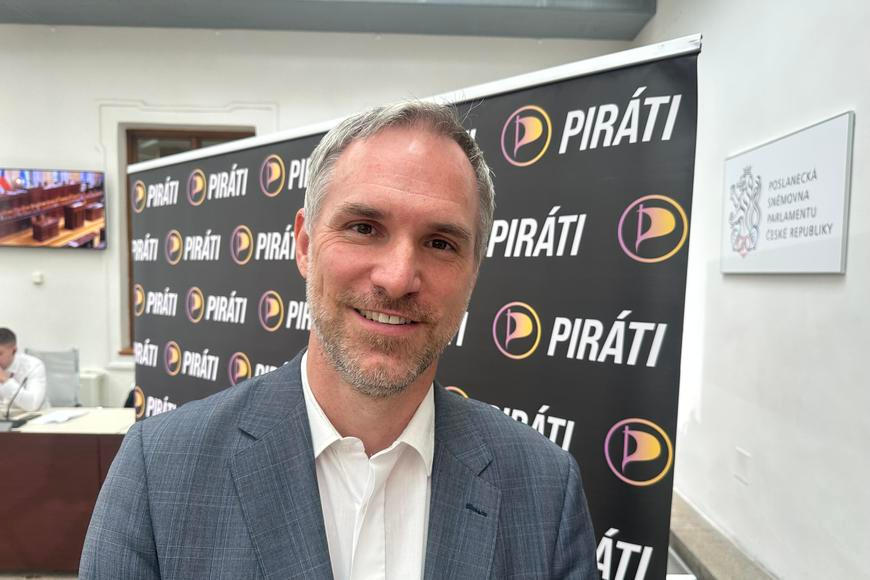 Téměř všichni proti Pirátům. Juchelka, Ševčík, ale také Skopeček, Munzar a Činčila