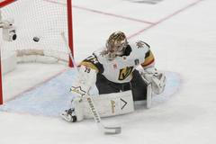 Carter Hart v play off NHL 2026