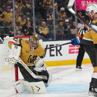 Carter Hart v play off NHL 2026