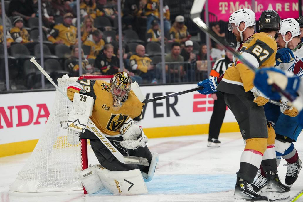 Carter Hart v play off NHL 2026