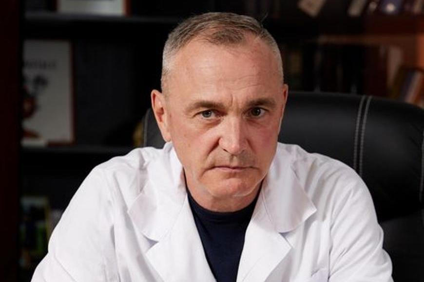 Tam, kde se moc střetává s medicínou. Kardiolog Josef Veselka napsal thriller 