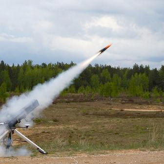 Test rakety Mark 1 v srpnu 2025 v Lotyšsku. Estonská firma Frankenburg Technologies vyvíjí raketu Mark 1, která má sestřelovat ruské drony.