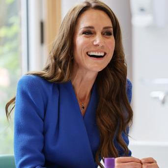 Princezna Kate prožila silný moment. Mladé mamince stála po boku při konci léčby rakoviny.