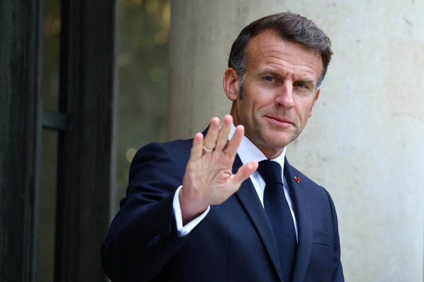 Konec Macronovy éry. Francie kvůli migraci a násilí v ulicíc