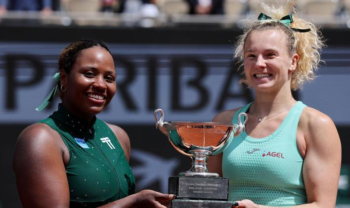 Kateřina Siniaková a Taylor Townsendová slaví triumf ve finále French Open 2026