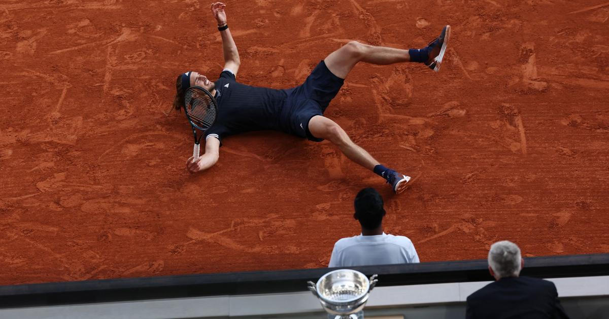 Zverev zlomil prokletí a rozplakal se na kurtu. Po triumfu v Paříži vstoupil mezi nesmrtelné  
