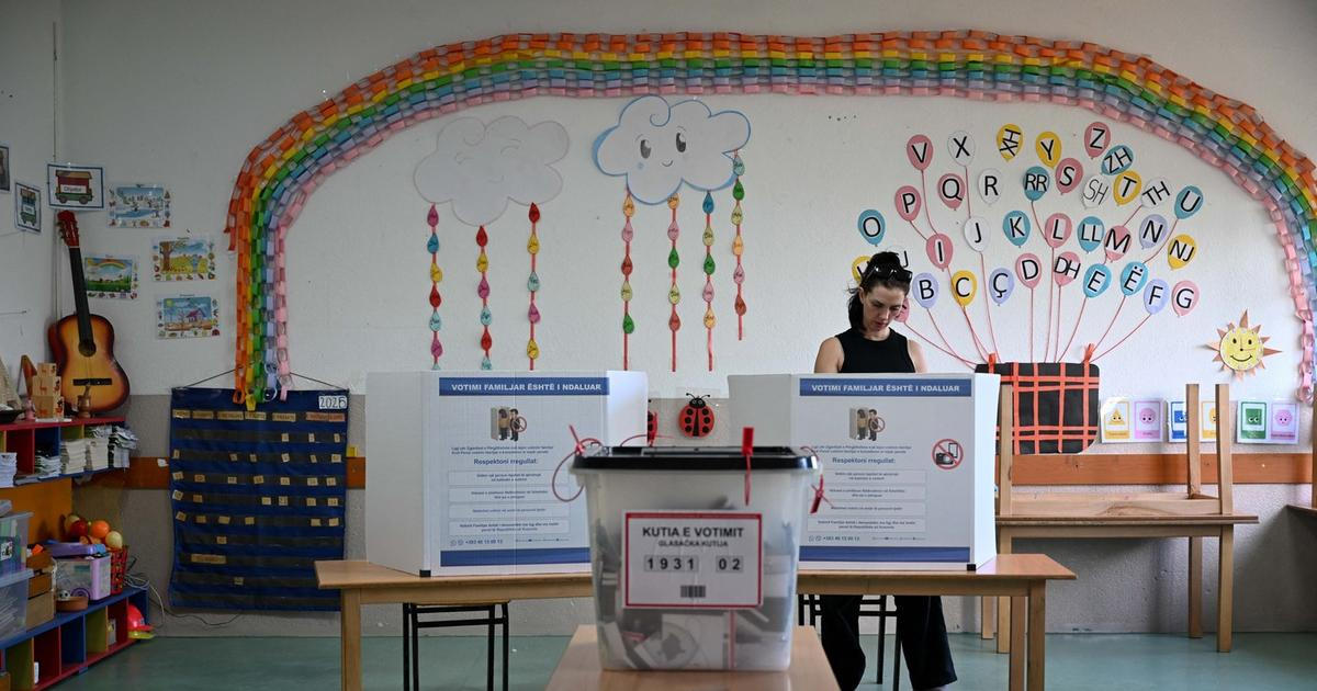 V Kosovou skončily předčasné parlamentní volby, podle exit pollu vyhrál Kurti