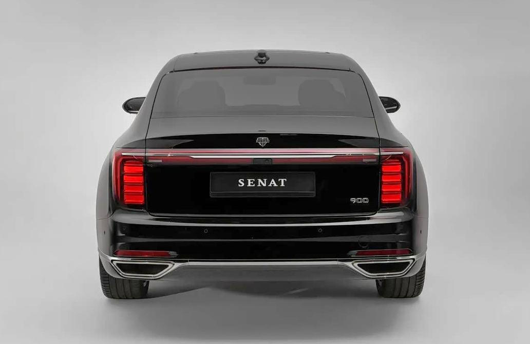 Senat 900
