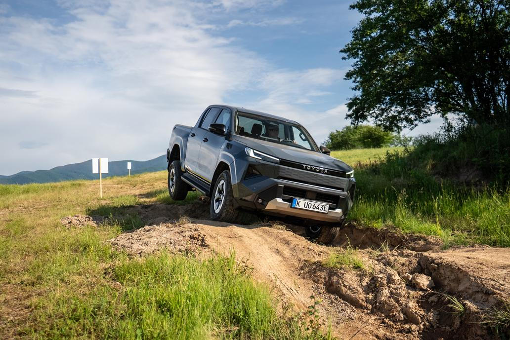 Baterie má využitelnou kapacitu 54 kWh a dojezd 257 km.