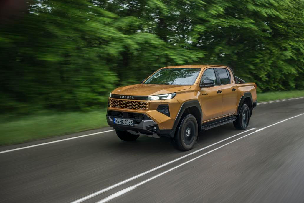 Oproti elektrické verzi uveze auto přes jednu tunu nákladu a utáhne až 3,5 tuny.