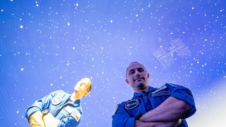Czech Prime Minister announces flight of Czech pilot to ISS