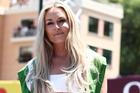 V Monaku se vedle formulí upírají zraky i na přítomné celebrity. Jako v tomto případě na lyžařku Lindsey Vonnovou.