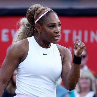 Serena Williamsová ve čtyřhře na turnaji v Queen's Clubu