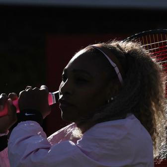 Serena Williamsová ve čtyřhře na turnaji v Queen's Clubu