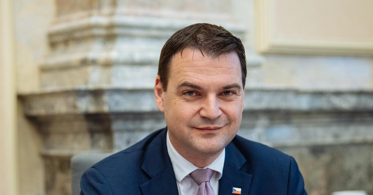 „Mohl to být megaprůšvih.“ Ohrozil Macinka sám sebe v rozhovoru s „Pauknerem“?