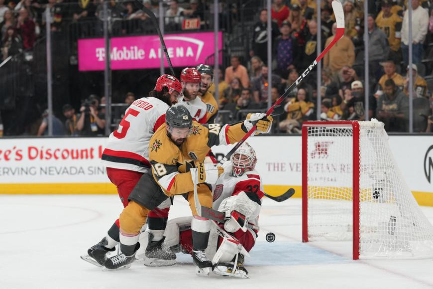 Carolina vyrovnala finále NHL, Hertl poprvé v sérii nebodova