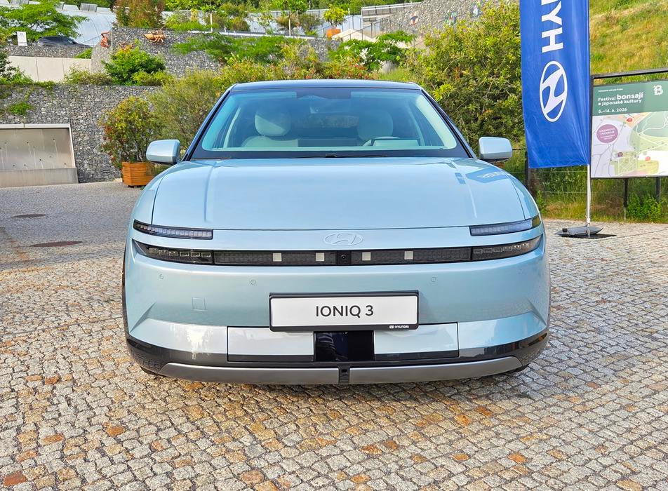 Vnější design odkazuje na další modely Hyundai, v přední části třeba na nedávno omlazený Ioniq 6.