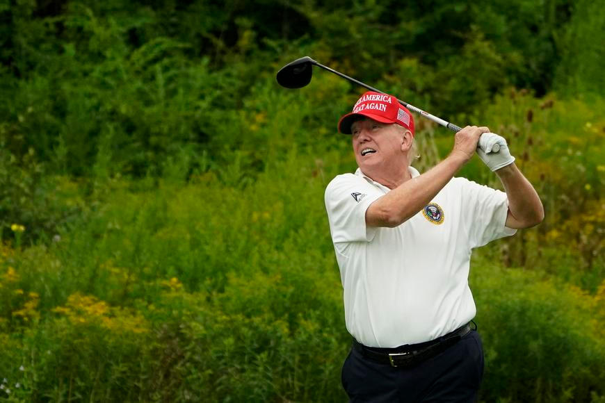 Šílený bizár i pro mrtvé. Trump staví na vietnamsk