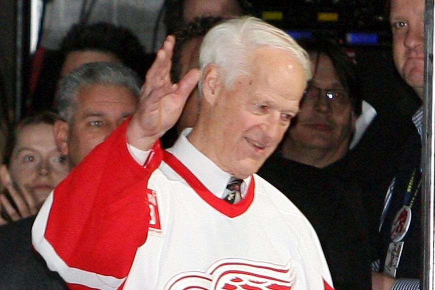 Dnes nevídaná výdrž. Mr. Hockey hrál profesionálně