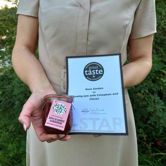 Jedna hvězda za druhou. Některé produkty od Rose Garden mají i tři hvězdy, celkem už značka nasbírala víc než sto ocenění.