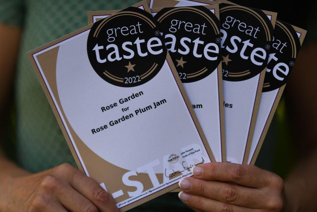 Jedna hvězda za druhou. Některé produkty od Rose Garden mají i tři hvězdy, celkem už značka nasbírala víc než sto ocenění.