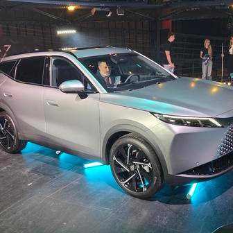Omoda uvedla na český trh svůj třetí model: 4660 mm dlouhé SUV s označením 7.