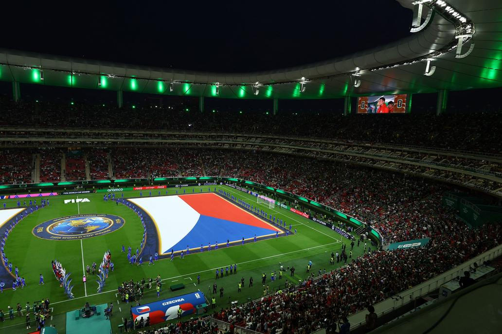 Česká vlajka před zápasem MS 2026 Česko - Korea