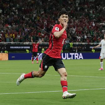 Hwang In-pom slaví gól v zápase MS 2026 Česko - Korea.