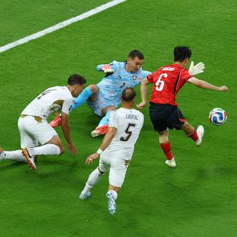 Hwang In-pom dává gól v zápase MS 2026 Česko - Korea.