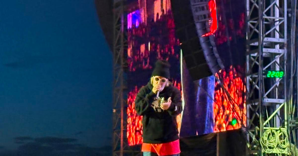 "Chybíš nám, Same." Američtí Limp Bizkit na Rock for People vykouzlili sedm kotlů