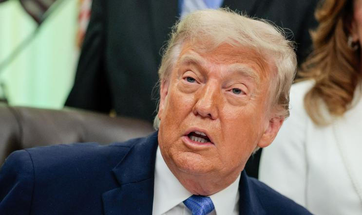 Americký prezident Donald Trump ve čtvrtek uvedl, že memorandum o porozumění s Íránem by mohlo být podepsáno již o víkendu. Podle Fars a Núr News ale íránská strana ještě nedokončila proces posuzování a schvalování textu memoranda, a proto jsou informace o podpisu nepravdivé.