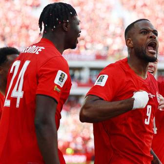 Cyle Larin (9) slaví gól v zápase MS 2026 Kanada - Bosna a Hercegovina.