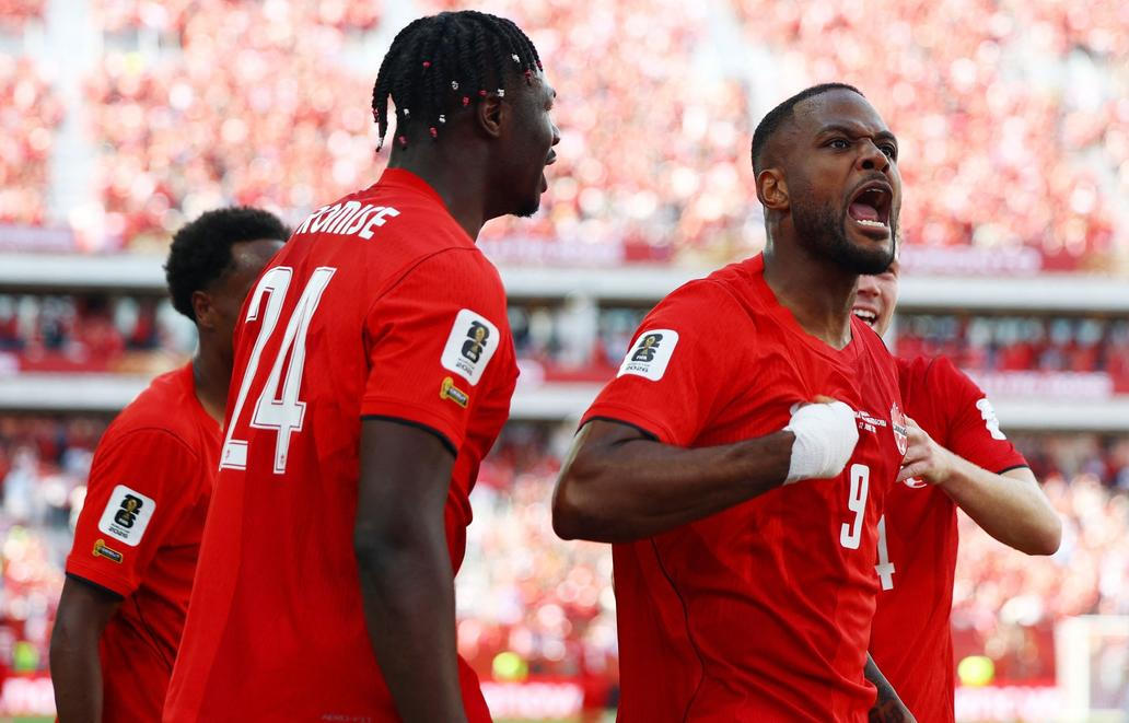 Cyle Larin (9) slaví gól v zápase MS 2026 Kanada - Bosna a Hercegovina.