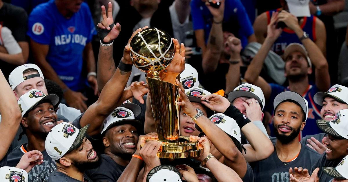Šílenství v New Yorku. Knicks po věčném čekání ovládli basketbalovou NBA