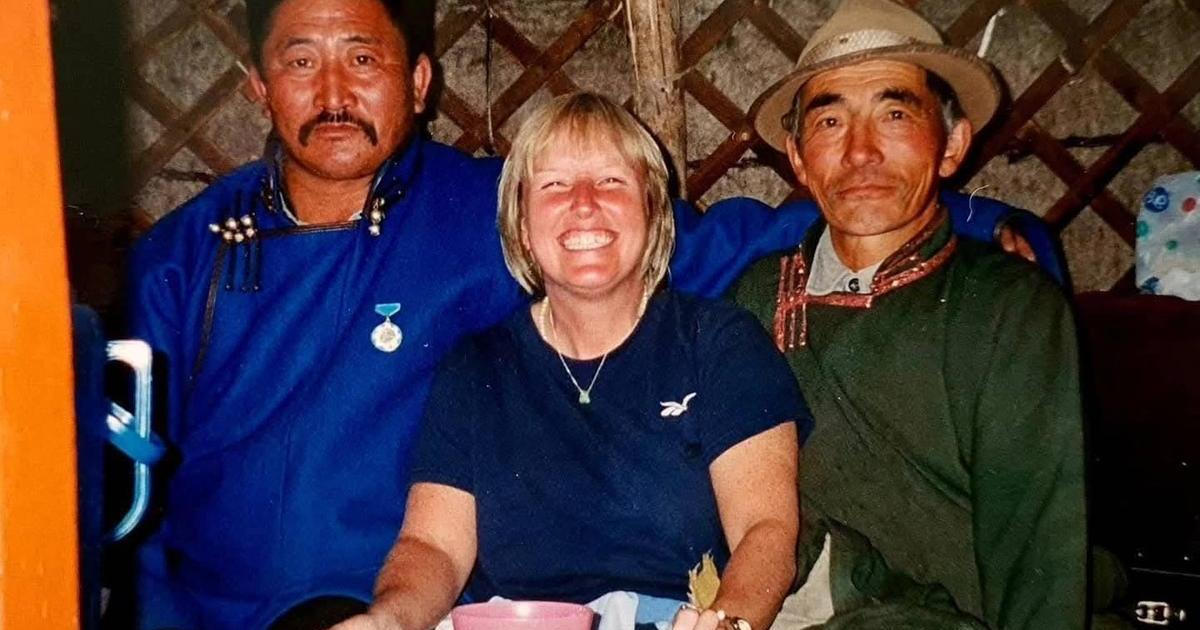 Lynn Stephenson vyměnila po šedesátce dům za cestování po světě a dnes má za sebou Afghánistán, Írán i nebezpečný pád na Cookových ostrovech, přesto tvrdí, že svého rozhodnutí nelituje.