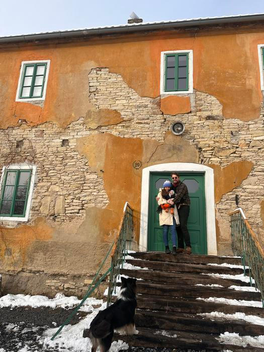 Dům, který měl blíž k demolici než k rekonstrukci, dostal druhou šanci a novou roli.