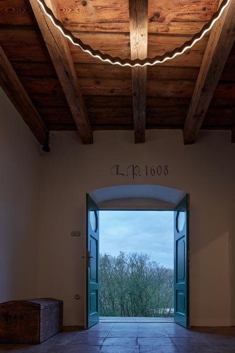 Citlivost a respekt k původním materiálům doprovázely celou rekonstrukci, kterou má na triku architekt Jan Veisser z ORA.