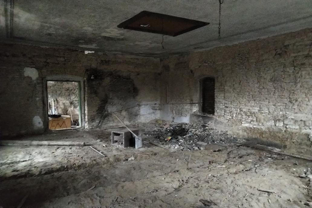 Interiér byl v naprosto katastrofálním stavu. 