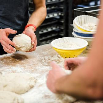 Ta je ostatně základem i jejich vlastního přístupu. Většinu surovin nakupují od českých, ideálně lokálních dodavatelů. 