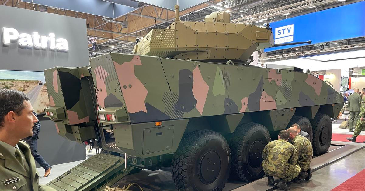 Ministr Zůna zatrhl test finských obrněnců. Dodavatel mlčí, obrana mlží