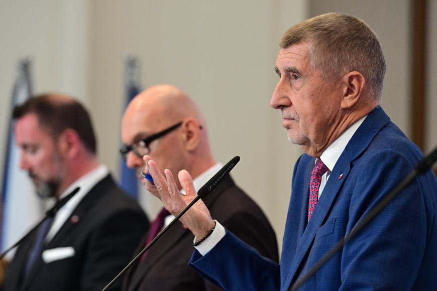 Je to pravda. Není to pravda. Lžete. Nelžu. Jak se Babiš naštval kvůli ČT a rozhlasu
