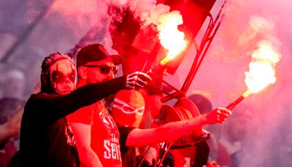 fanoušci, pyrotechnika
